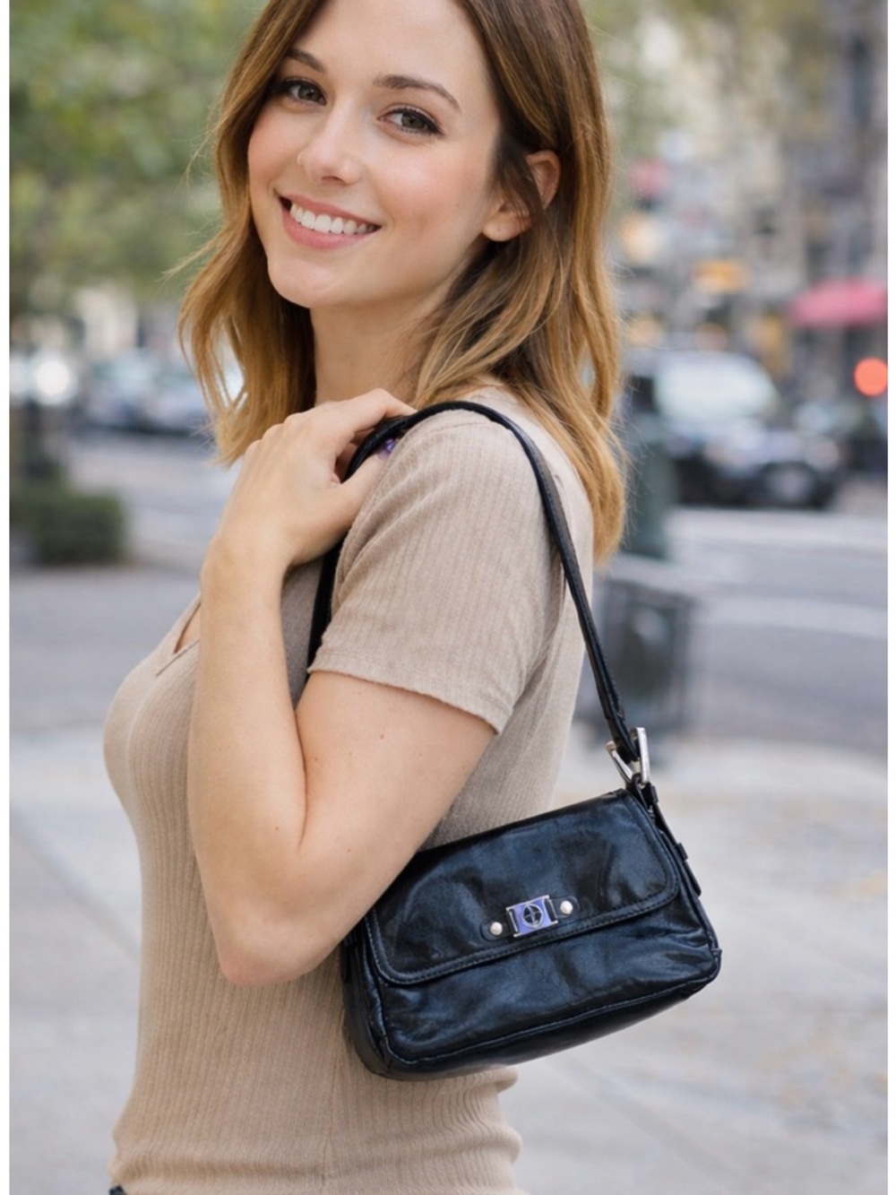 Giani Bernini Black Leather Purse Y2K   EUC!
NOTE: PURSE ONLY